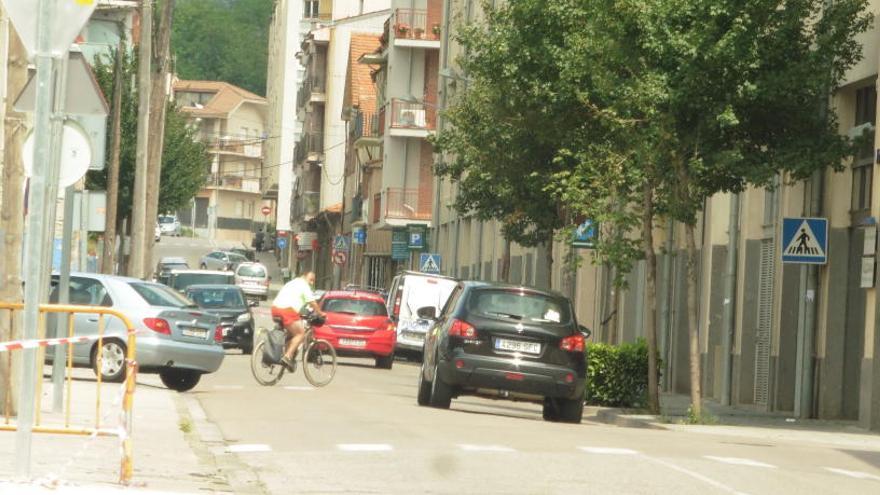 El carrer Pou del Glaç, ahir, des del giratori del Nonet Escubós