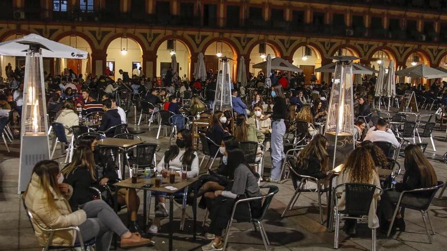 Plaza de la Corredera en la primera noche de ampliación del toque de queda el pasado 19 de marzo.