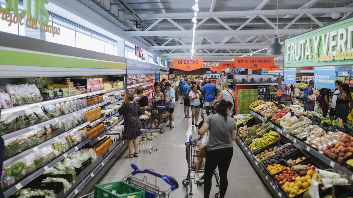 El interior de una tienda de Aldi, supermercado responsable del informe.