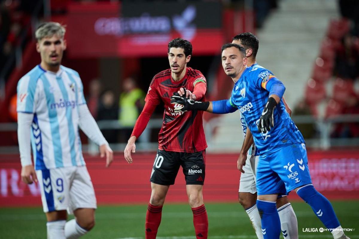 Fotos de la primera parte del CD Mirandés - Málaga CF