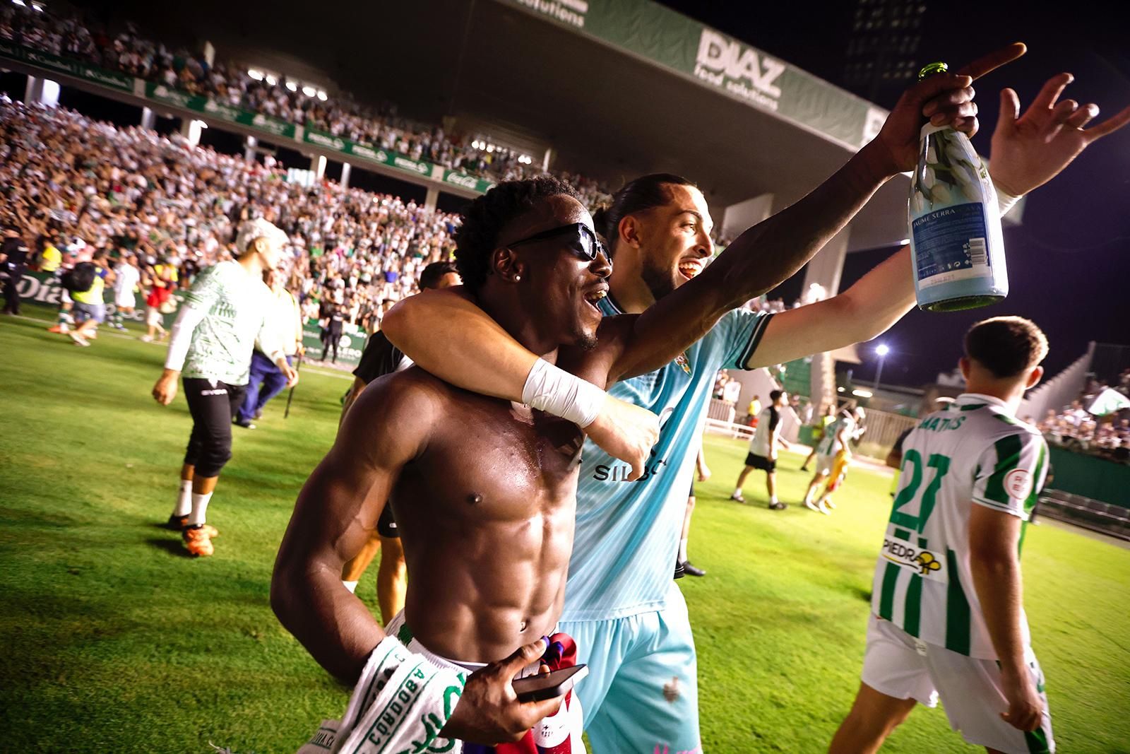 El Córdoba CF vuelve a Segunda / Las mejores imágenes de una noche para la historia