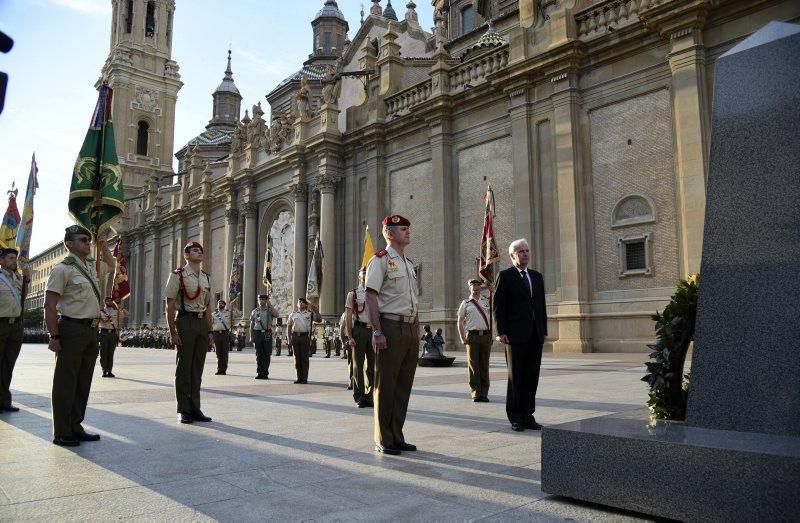 Retreta militar y homenaje a los caídos por España