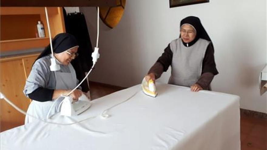 Las monjas clarisas de la Vall se suman a fabricar mascarillas