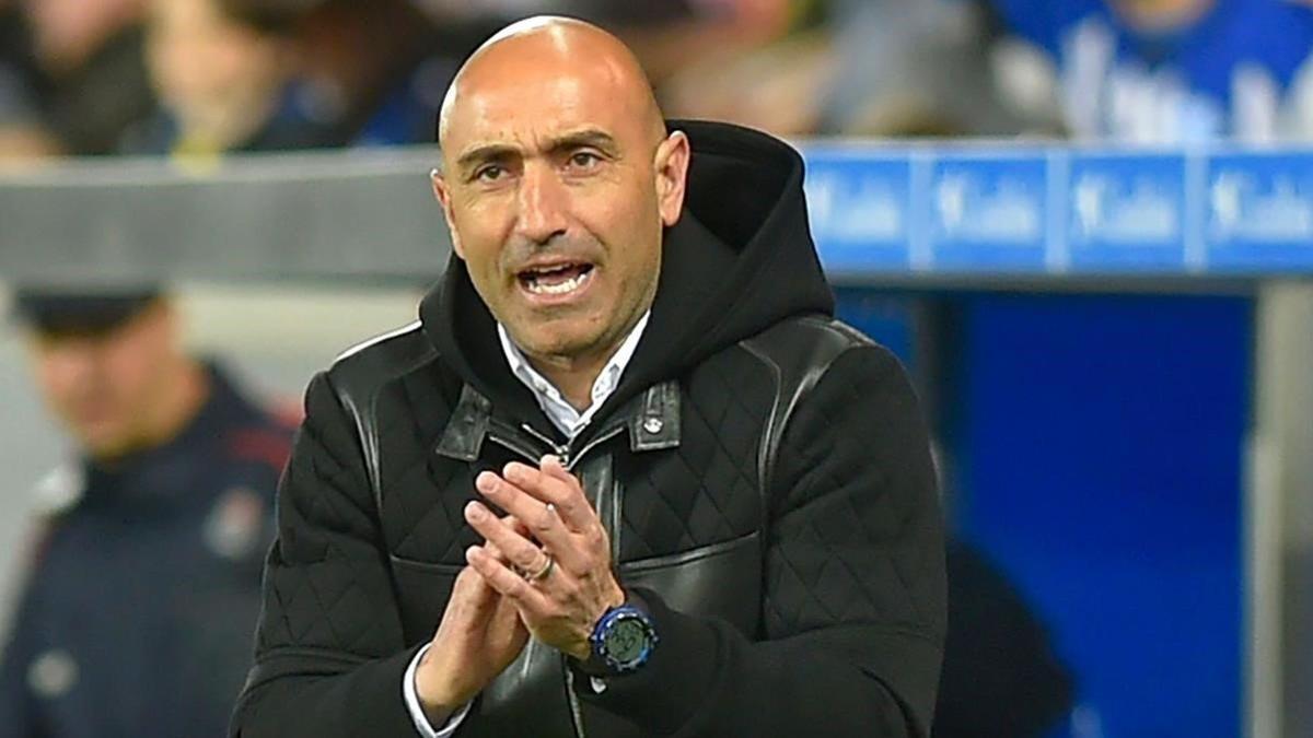 zentauroepp51489318 alaves  spanish coach abelardo fernandez shouts instructions191226141001