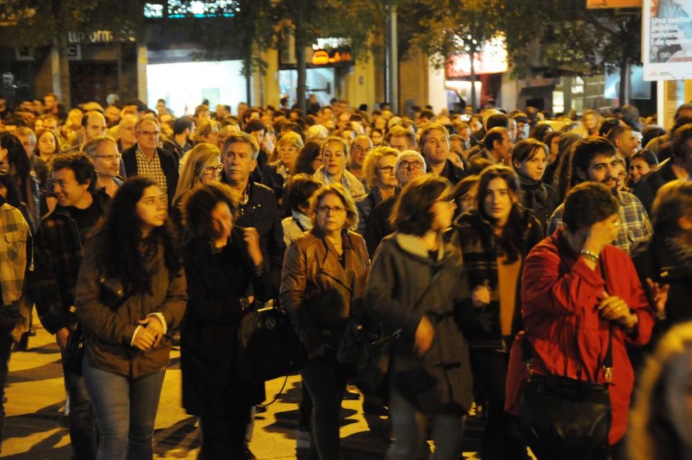 Uns 5.000 manresans surten al carrer per reclamar la llibertat dels exconsellers