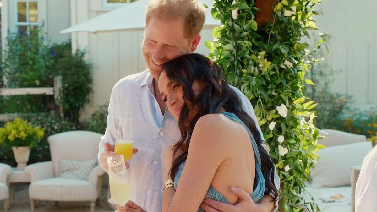 El príncipe Enrique y su esposa, en una imagen del programa 'With Love, Meghan' de Netflix.