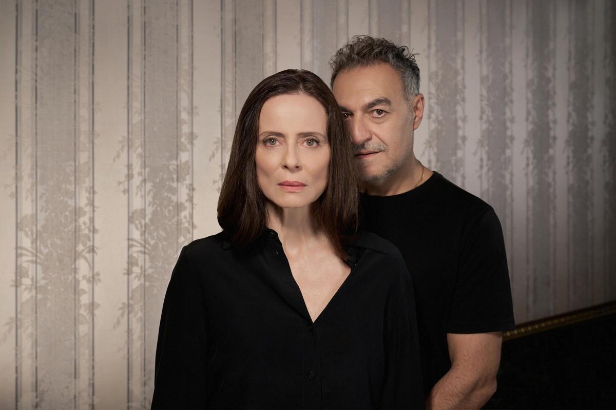 Aitana Sánchez-Gijón, junto a Juan Carlos Vellido.