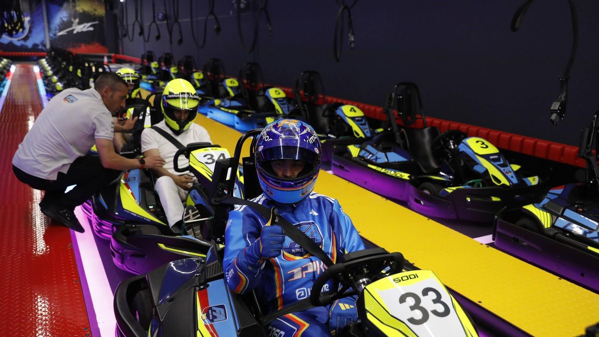 El piloto de Fórmula 1 Fernando Alonso presenta su nuevo circuito indoor de karting en La Morgal (Llanera)