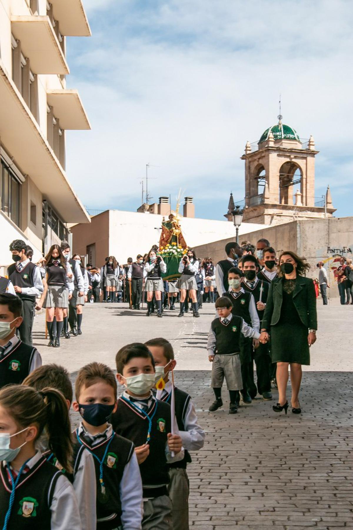 Desfile procesional de los alumnos del colegio Diocesano Oratorio Festivo de Orihuela