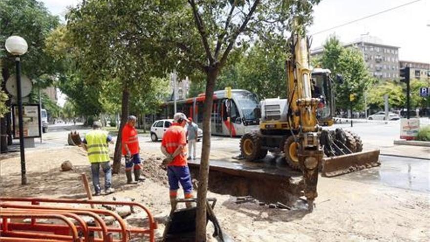 Cortado parte de Fernando el Católico por el reventón de una tubería