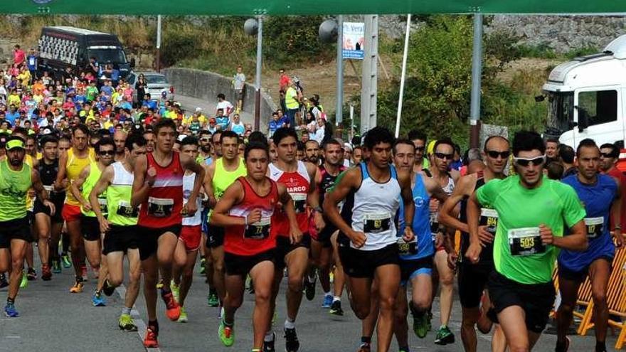 La edición anterior de la carrera popular de Meaño. // Iñaki Abella