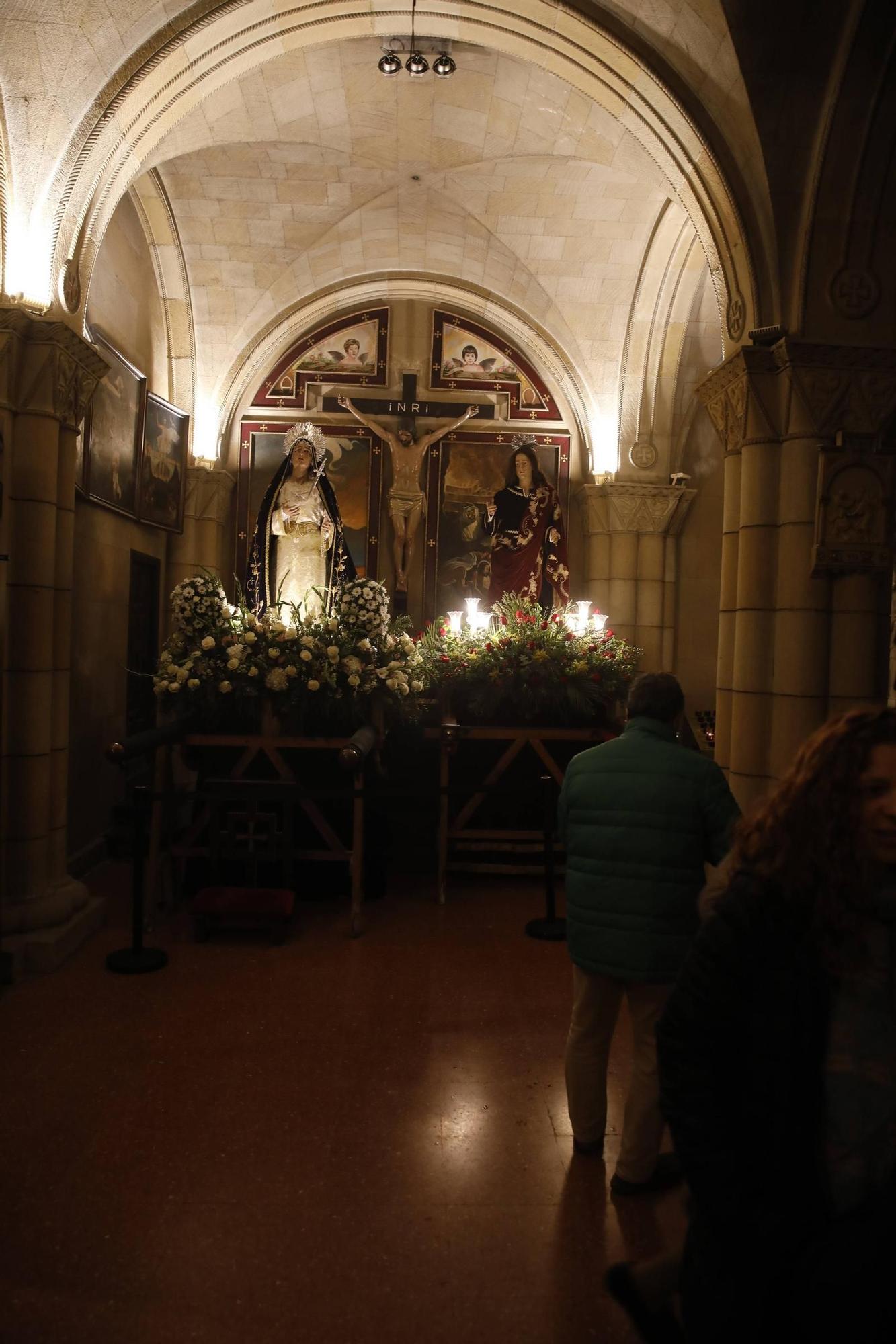 El mal tiempo obliga a suspender la procesión del Encuentro en Gijón