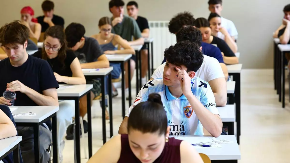 Comienza la PAU 2026 en Aragón: más de 7.000 alumnos aspiran a una plaza en la universidad
