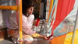 Laura González Cabrera interviene artísticamente en la fachada de Es Baluard