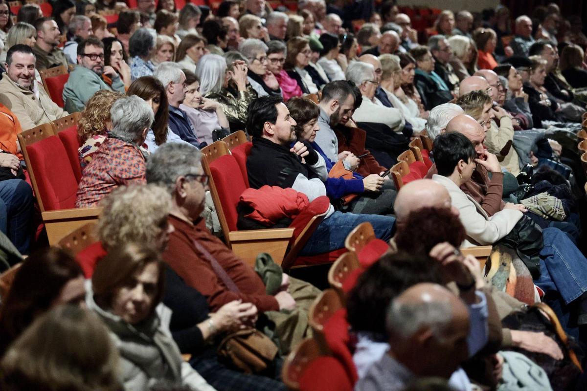 El concierto de Miguel Poveda en Gijón, en imágenes