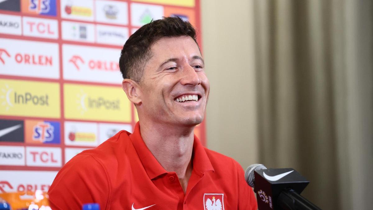 Lewandowski en una rueda de prensa con la selección