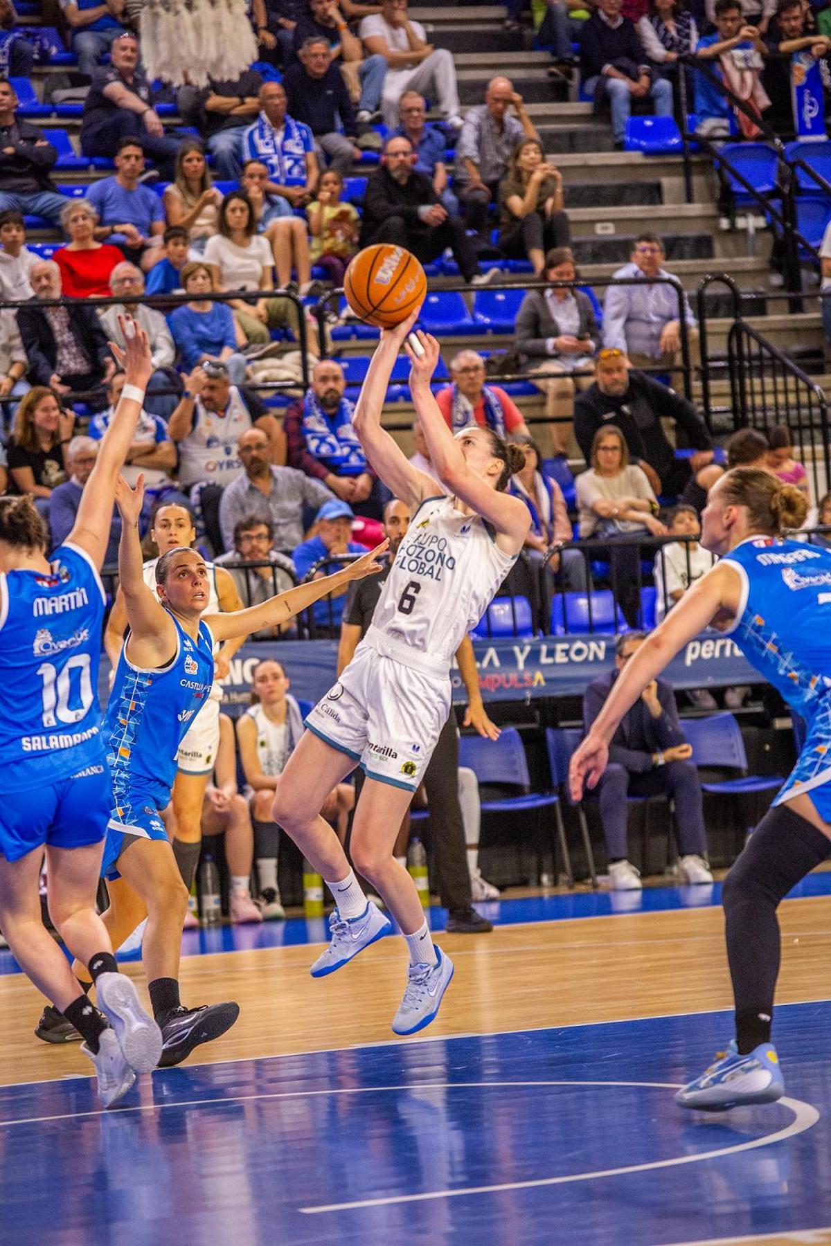 Aina Ayuso, del Hozono Global Jairis, durante el partido ante Perfumerías Avenida.
