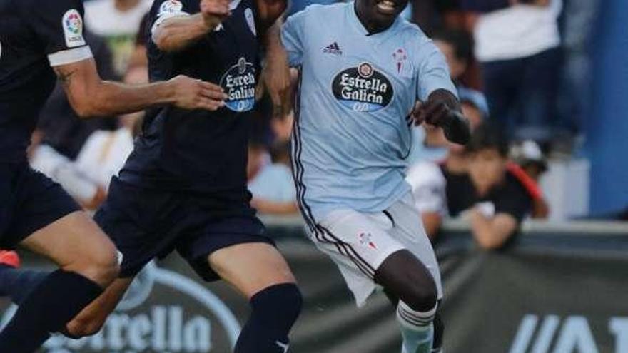 Pione Sisto, durante el partido ante el Lugo. // Alba Villar