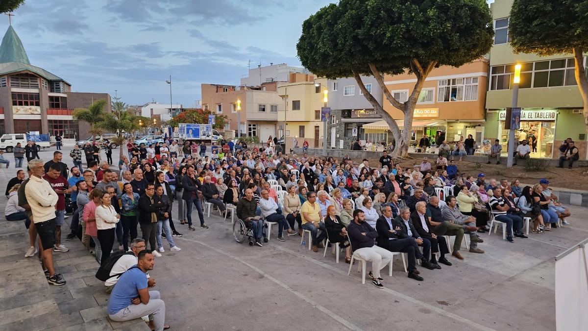 El candidato del Partido Popular a la Alcaldía de San Bartolomé de Tirajana, Marco Aurelio Pérez, en el encuentro que tuvo en El Tablero.