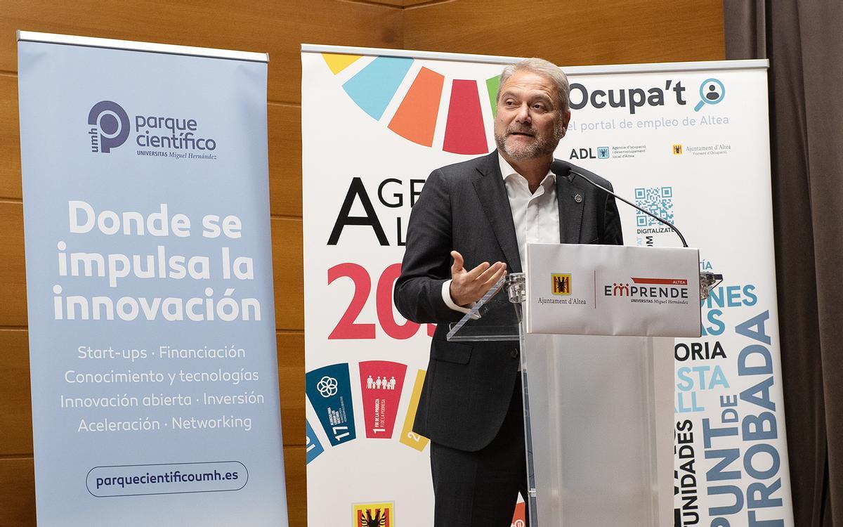 El rector de la UMH, Juan José Ruiz, durante la gala de entrega de premios.