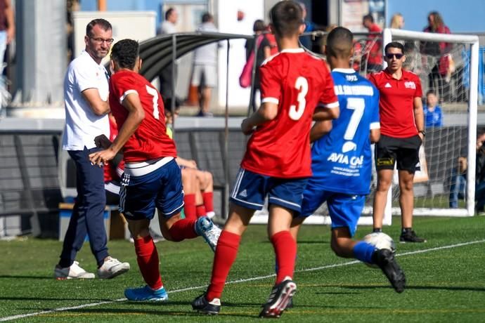 25-01-20  DEPORTES. CAMPOS DE FUTBOL DE LA ZONA DEPORTIVA DEL PARQUE SUR EN  MASPALOMAS. MASPALOMAS. SAN BARTOLOME DE TIRAJANA.  San Fernando de Maspalomas Santos- Veteranos del Pilar (Cadetes).  Fotos: Juan Castro.  | 25/01/2020 | Fotógrafo: Juan Carlos Castro