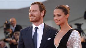 Una imagen de archivo de Alicia Vikander y Michael Fassbender.