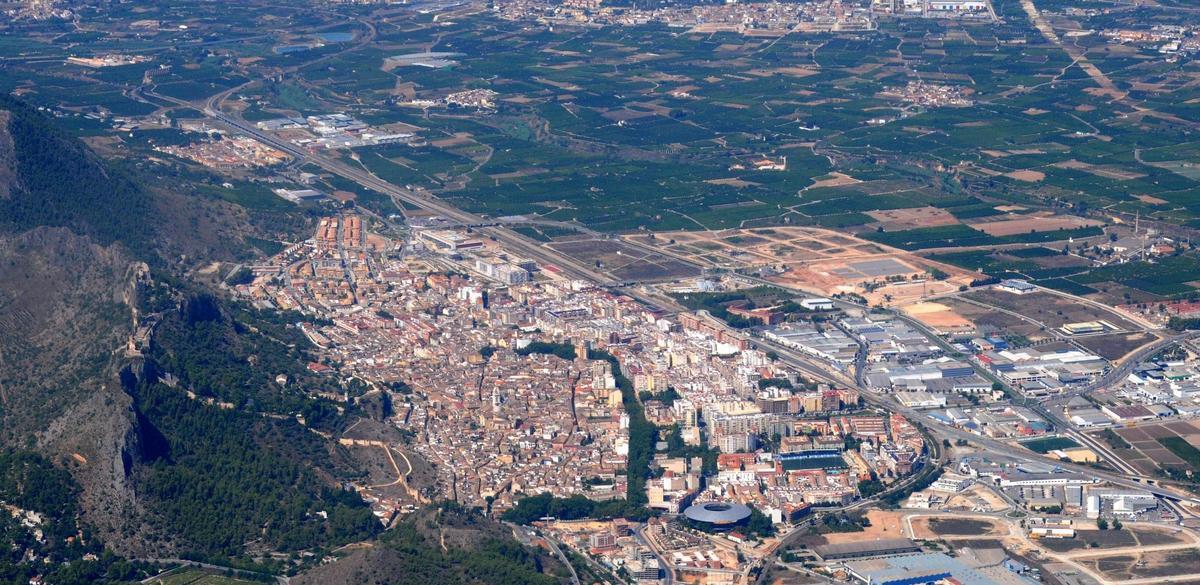 Vista aérea de Xàtiva y su huerta.