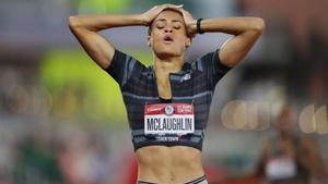 Sydney McLaughlin fa miques el seu rècord mundial de 400 m tanques