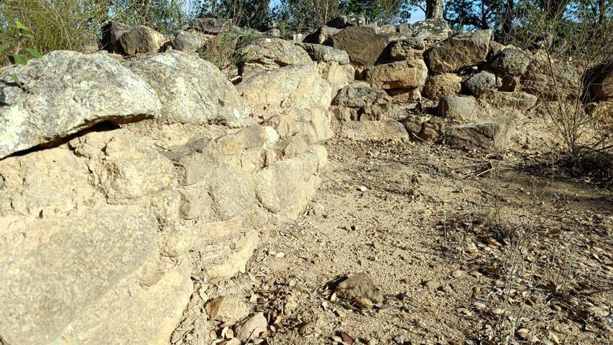 Volen fer visitables les restes del poblat iber del Puig del Castell de Cassà de la Selva