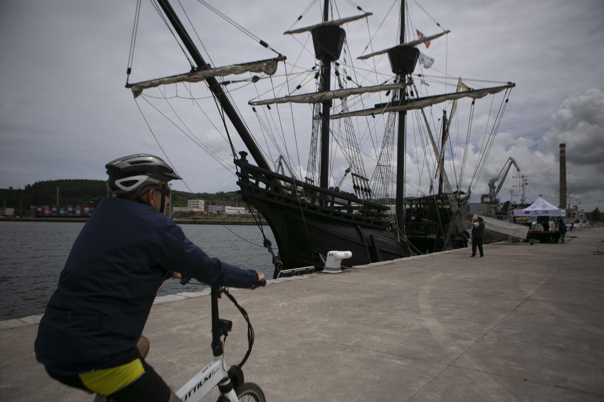 La nao "Victoria" atraca en el puerto de Avilés