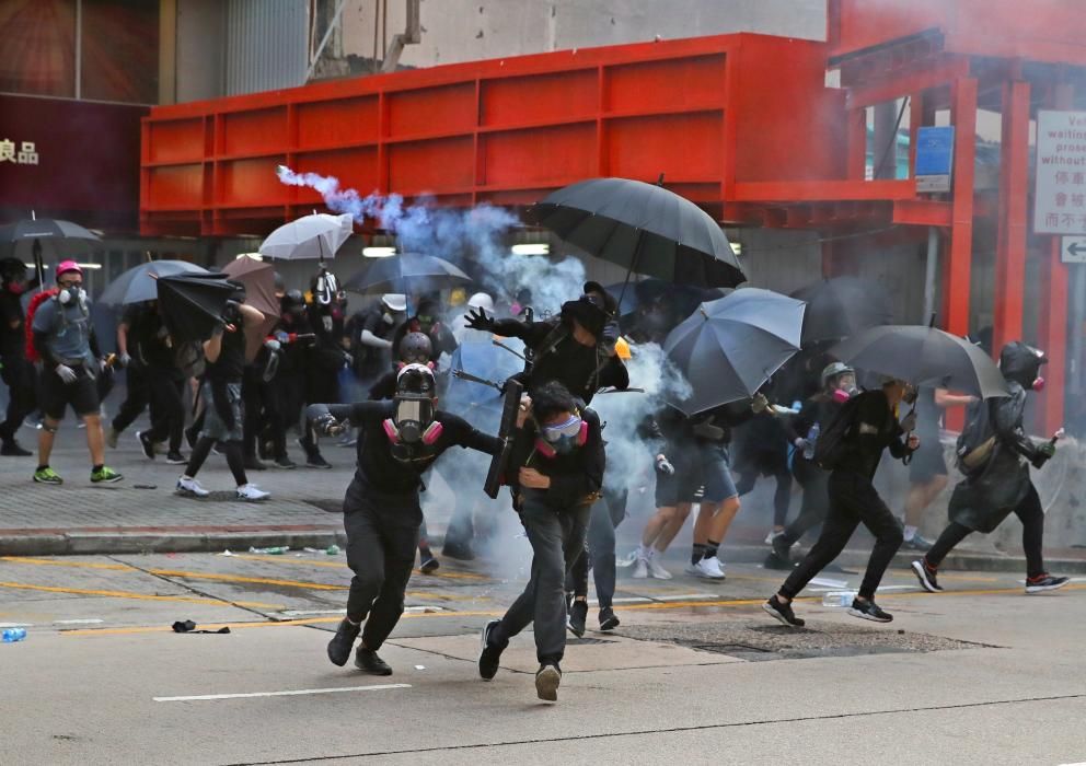 Hong Kong vive una de sus jornadas más violentas en el 70 aniversario de la República Popular China.