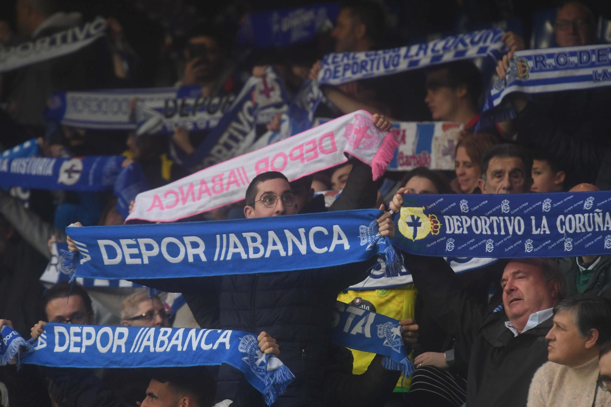 El Deportivo doblega al Almería en Riazor (3-1)