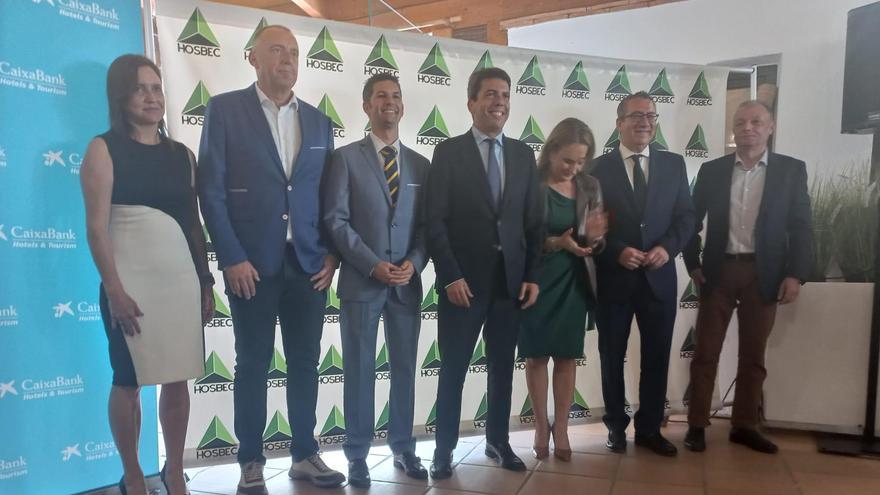 Mayte García, Diego Zaragozí, Fede Fuster, Carlos Mazón, Nuria Montes, Toni Pérez y Salvador Navarro en la asamblea de Hosbec.