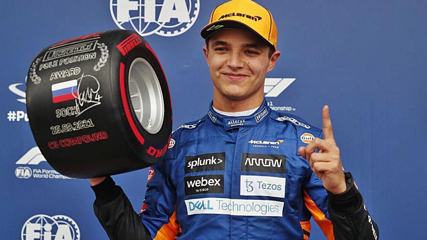 Lando Norris celebra la seva primera «pole position» a la Fórmula 1. | REUTERS