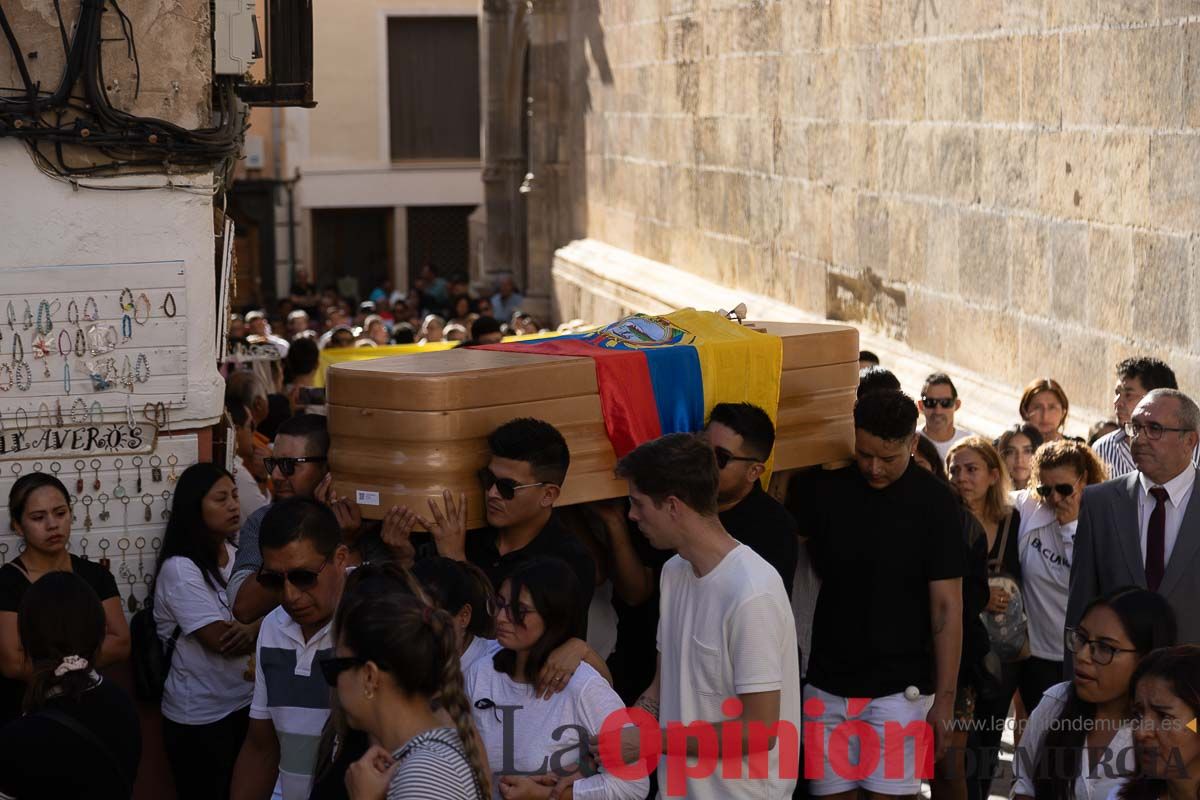 Imágenes del funeral en Caravaca de algunas de las víctimas del incendio en las discotecas de Murcia