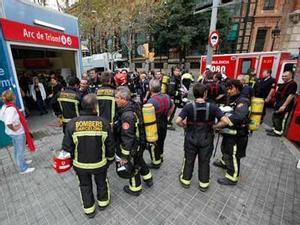 Els passatgers dels trens avariats expliquen el seu malestar.