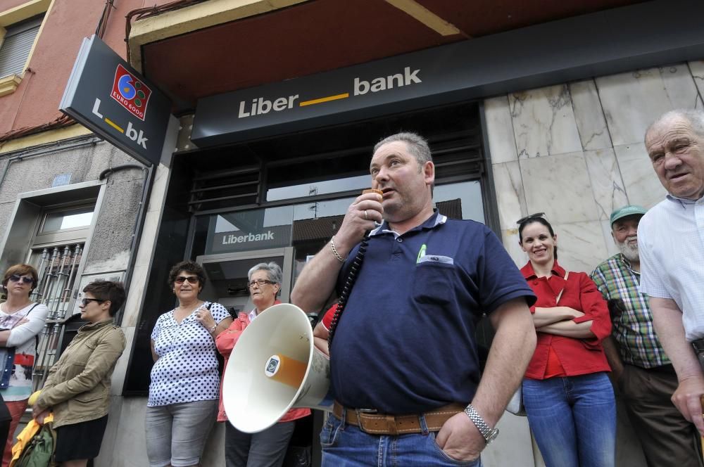 Protesta de vecinos en Figaredo