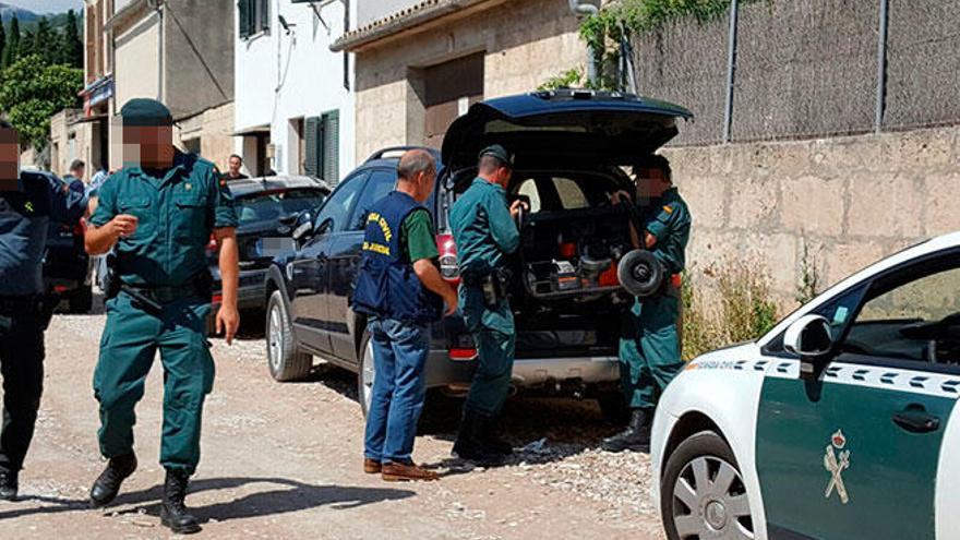 Guardia Civil sucht bei Razzia Drogen und Dealer in Pollença und Alcúdia