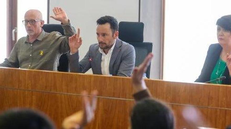 Joan Ribas, Rafa Ruiz y Elena López, durante el pleno de ayer.