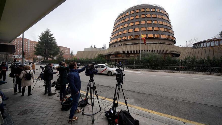 Jueces y fiscales progresistas denuncian que el TC ha sido &quot;arrastrado&quot; por quienes &quot;tienen secuestradas las instituciones&quot;