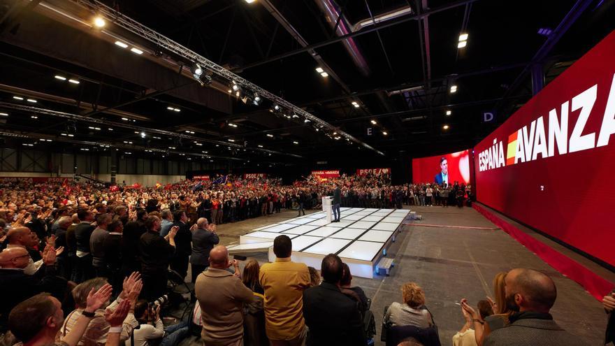 Un militante valenciano del PSOE se cae en el mitin de Madrid