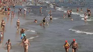 El mar alcanza en València una temperatura inusualmente alta para el mes de junio