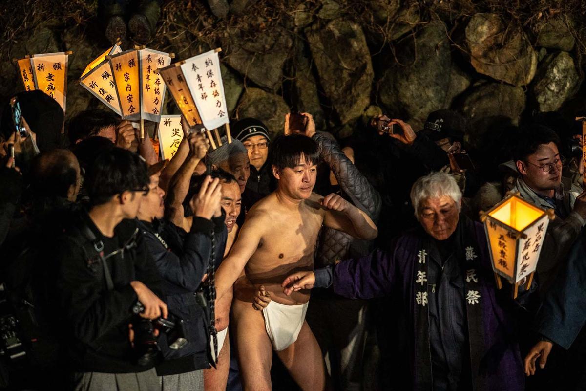 Ritual Sominsai, ampliamente considerado como uno de los festivales más extraños de Japón