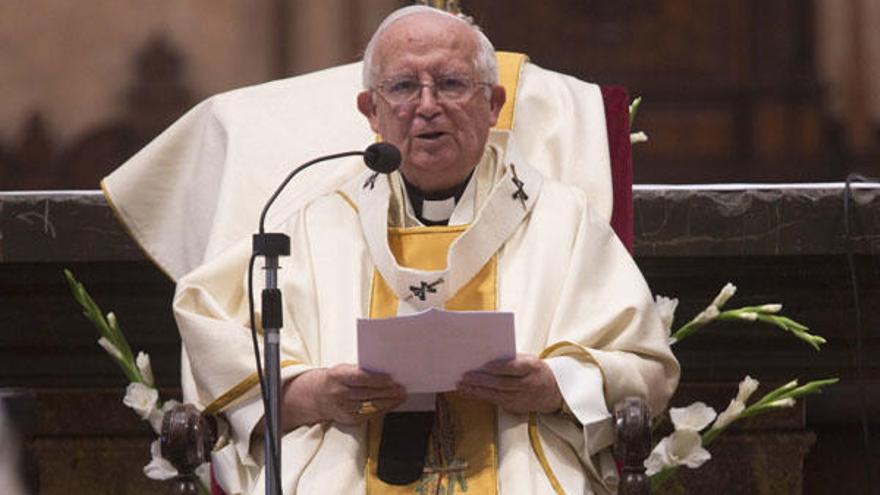 El bipartito critica las declaraciones del cardenal Cañizares y apela al Papa