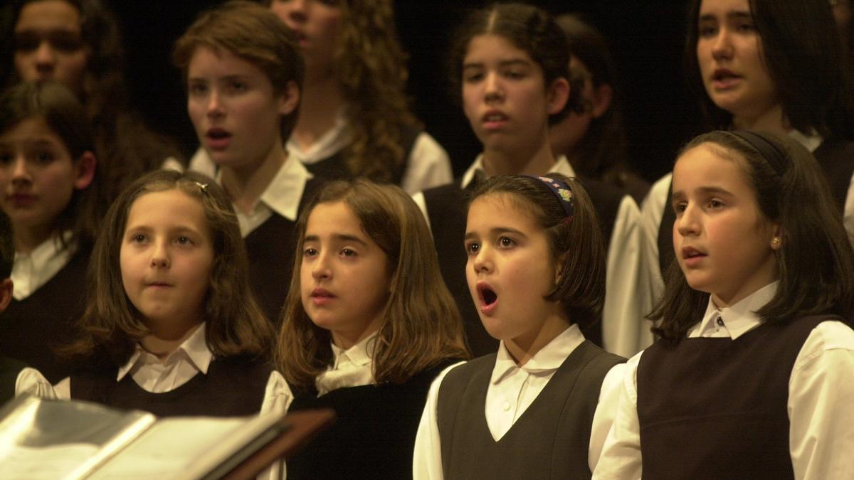 Las más jóvenes del coro en el año 2001