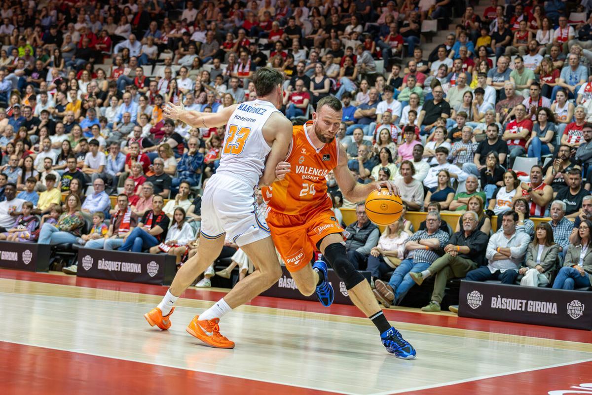 Matt Costello, el mejor taronja en la victoria ante el Bàsquet Girona