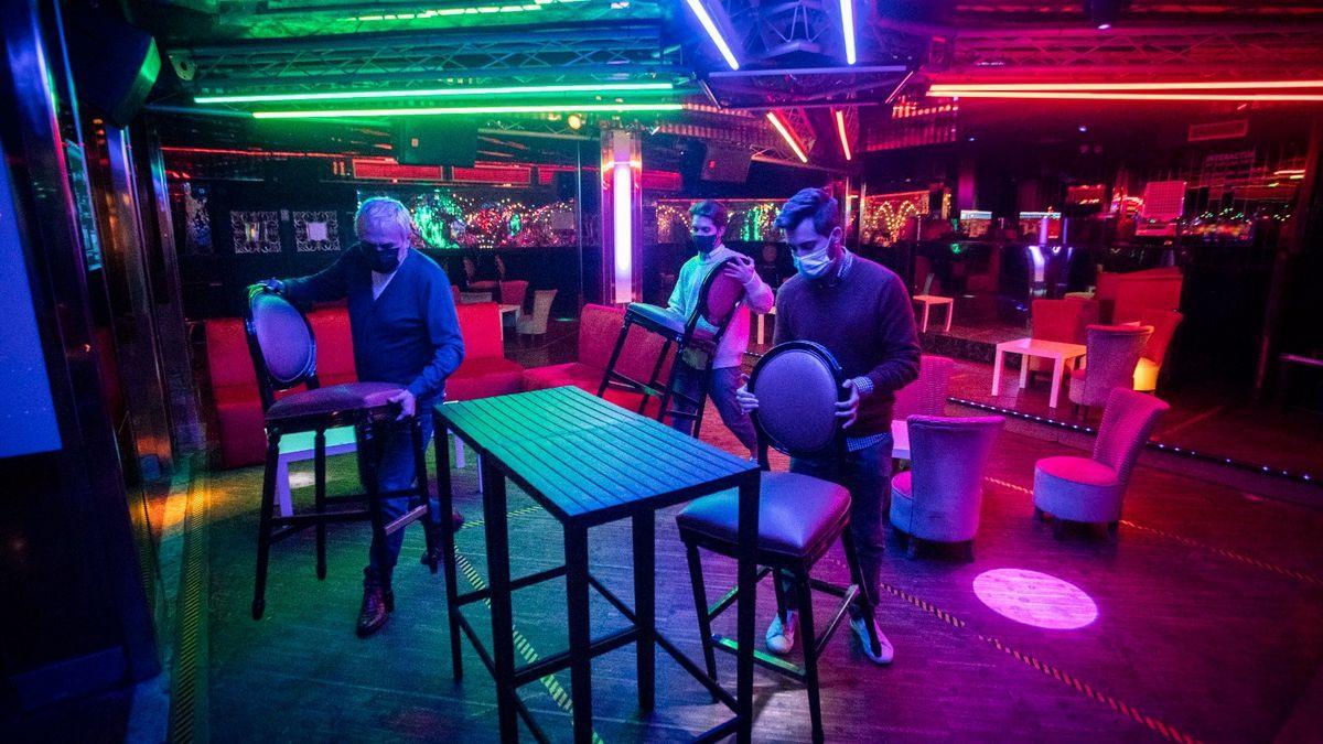 Imagen de recurso de la barra de una discoteca