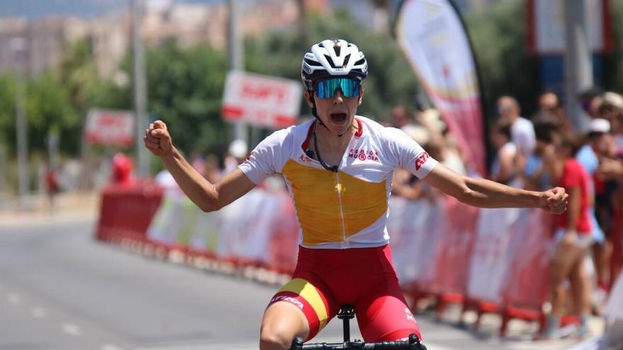El caravaqueño Álvaro García será ciclista profesional el próximo año