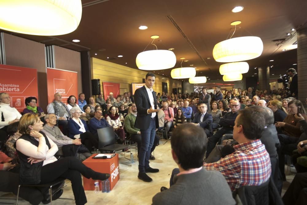 Asamblea con Pedro Sánchez en Oviedo