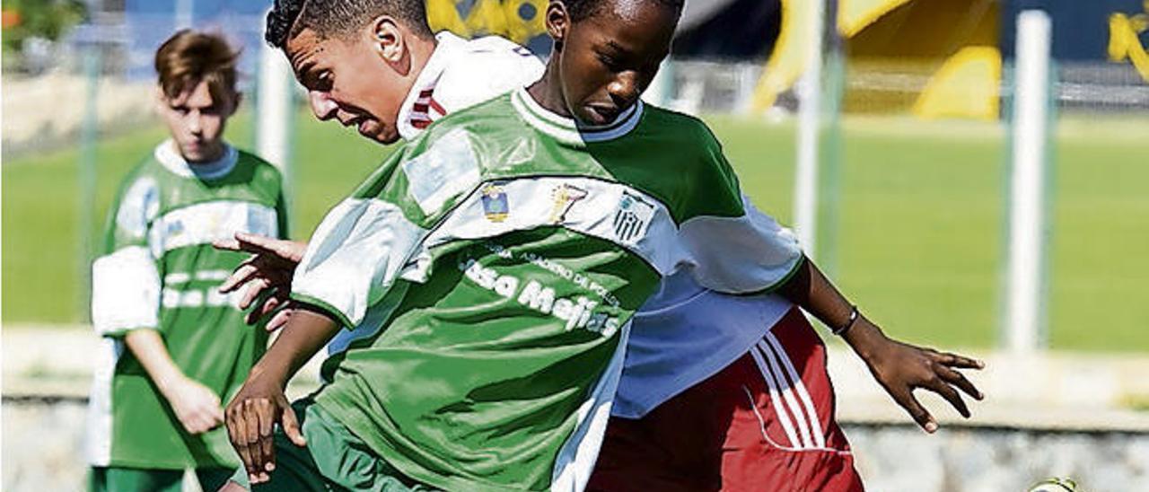 Yero, jugador del infantil Balos, en el partido contra el Maspalomas.